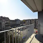Lavir Apartment With Parking