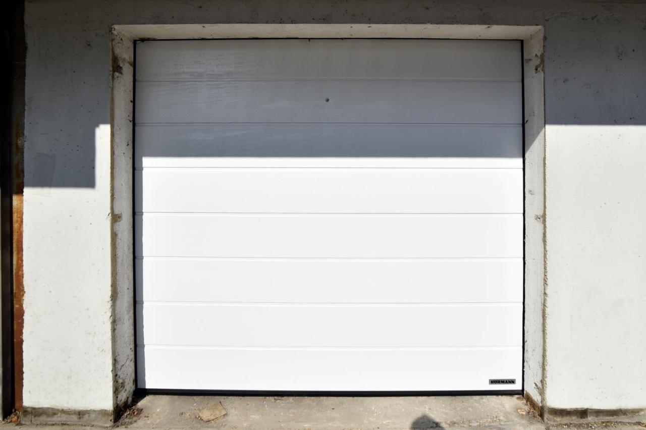 Lavir With Parking Apartment
